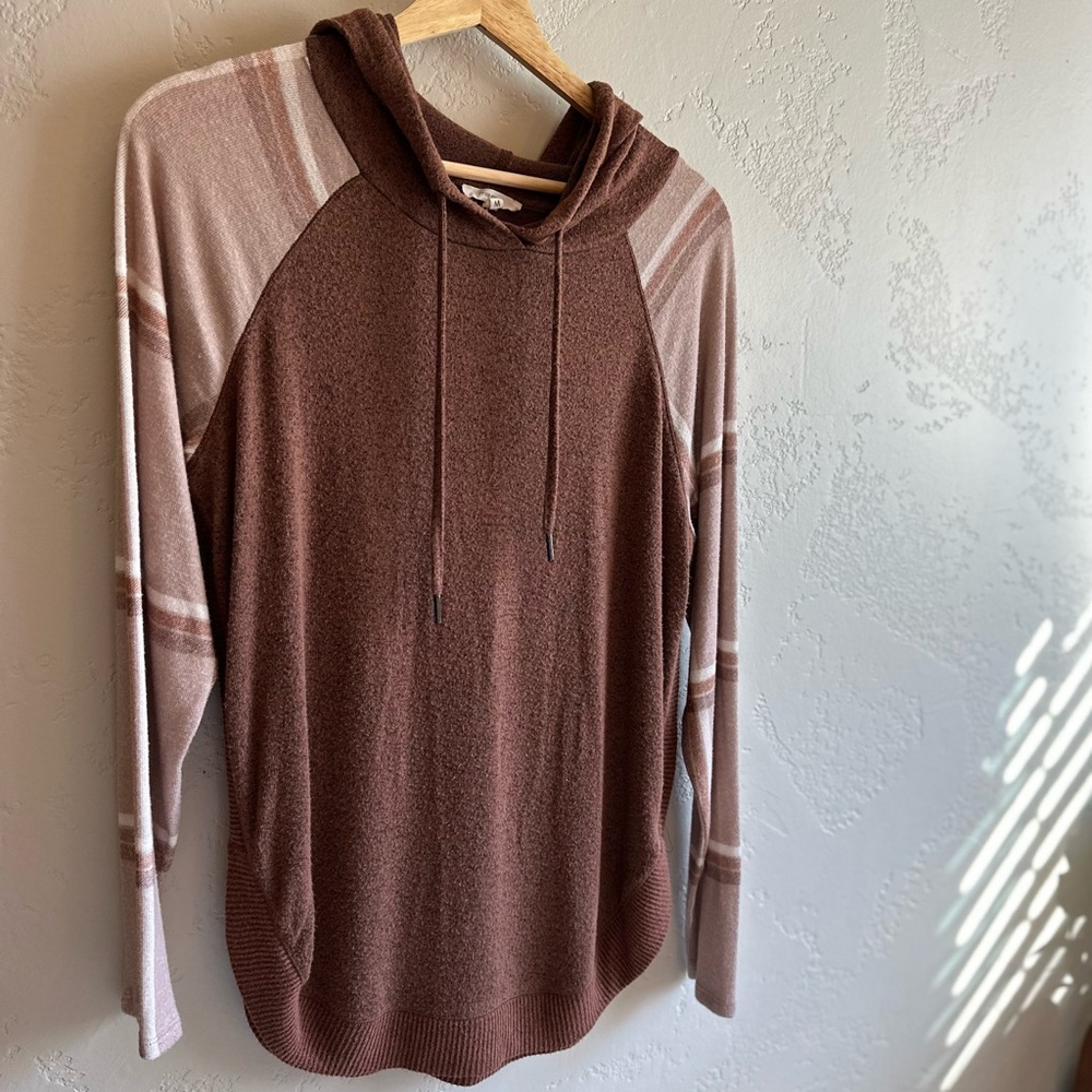 Maurice’s sweater/hoodie size M